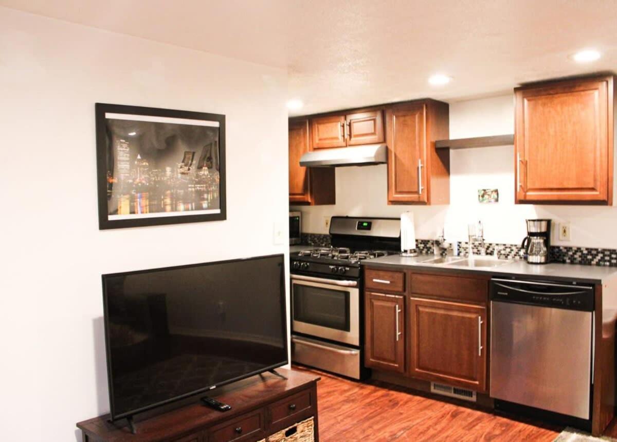 1 Bed Apt - Amazing Location 1 Block To Carson St Pittsburgh Luaran gambar